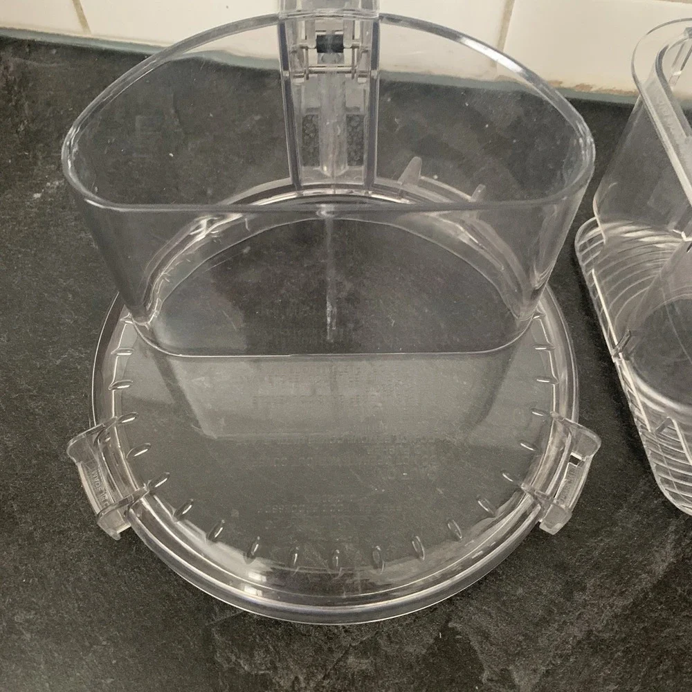 Cuisinart DLC-2007N Food Processor Replacement Lid Cover & Sleeve Chute‎